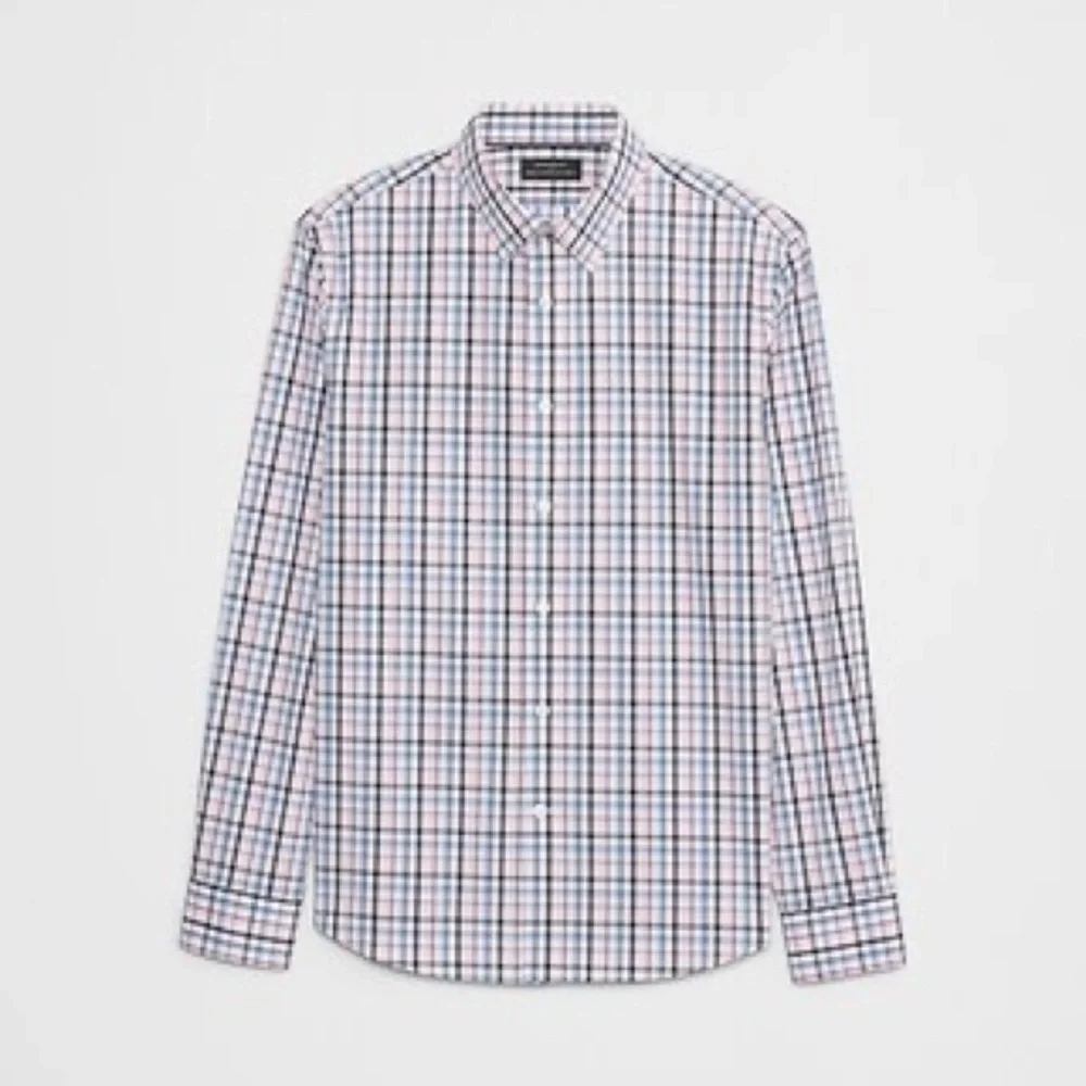 Banana Republic Blue and White Casual Button Down Shirt